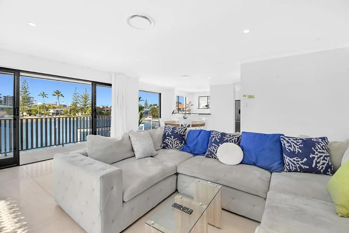 Riverside 3 Bedroom Sunny House In Surfers Paradise Gold Coast Holiday home
