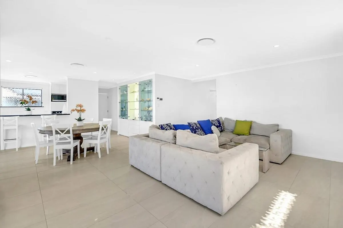 Riverside 3 Bedroom Sunny House In Surfers Paradise Gold Coast Holiday home