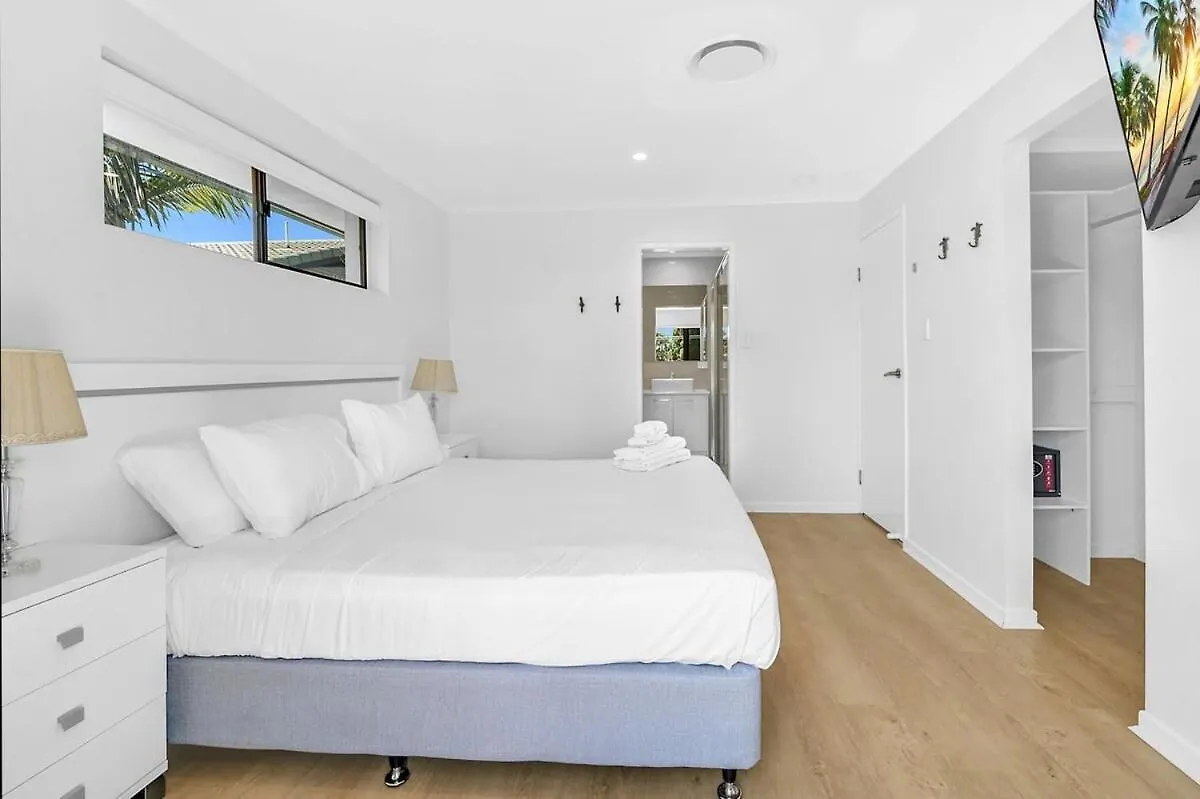 Riverside 3 Bedroom Sunny House In Surfers Paradise Gold Coast Holiday home