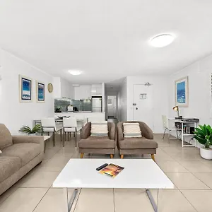 Apartment Surfers Paradise- Meters From The Beach!, Gold Coast